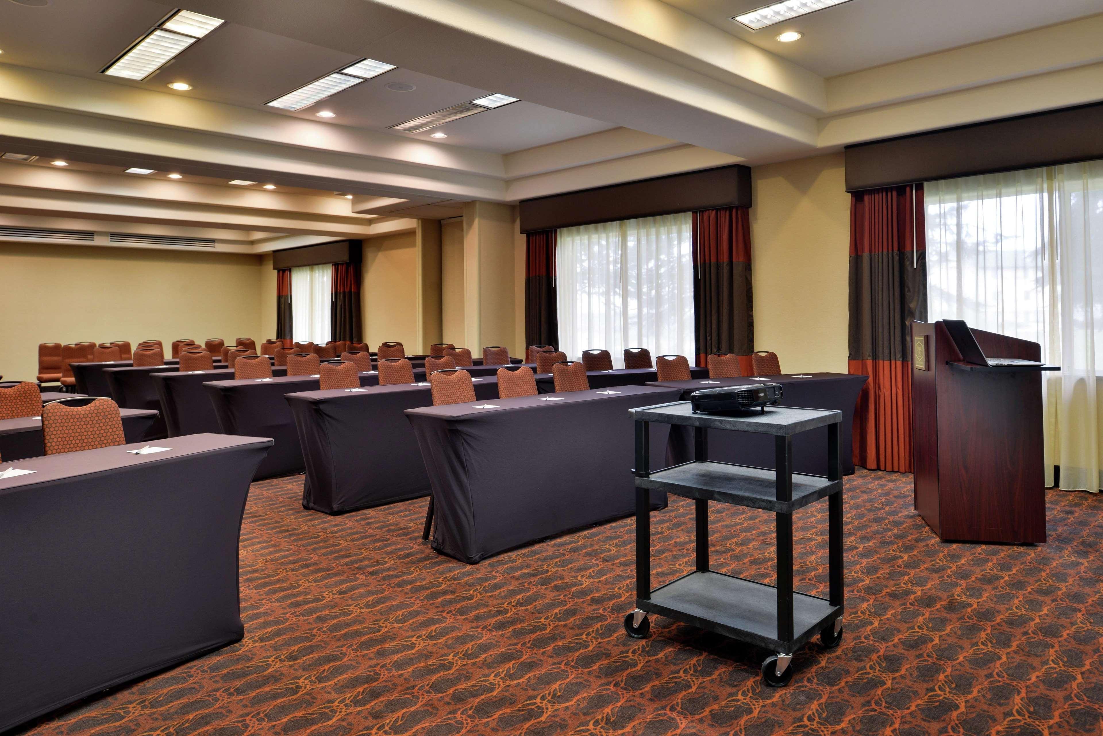 Hampton Inn Idaho Falls / Airport Экстерьер фото