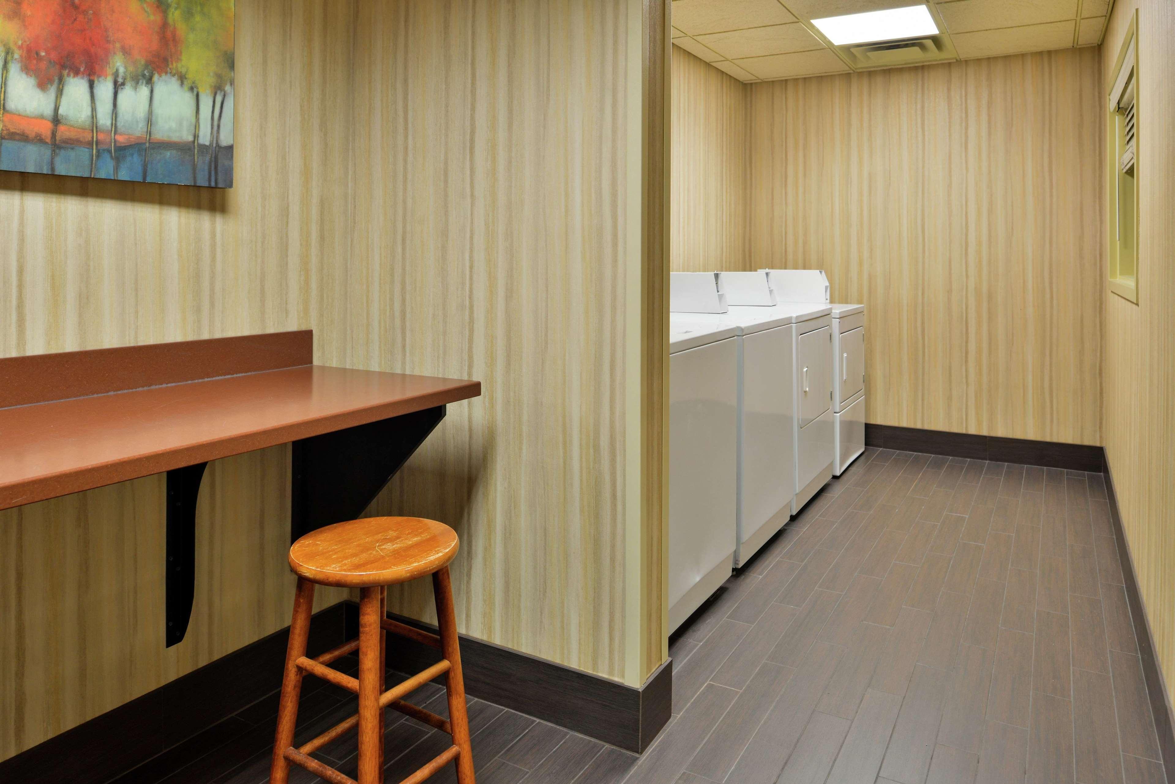 Hampton Inn Idaho Falls / Airport Экстерьер фото