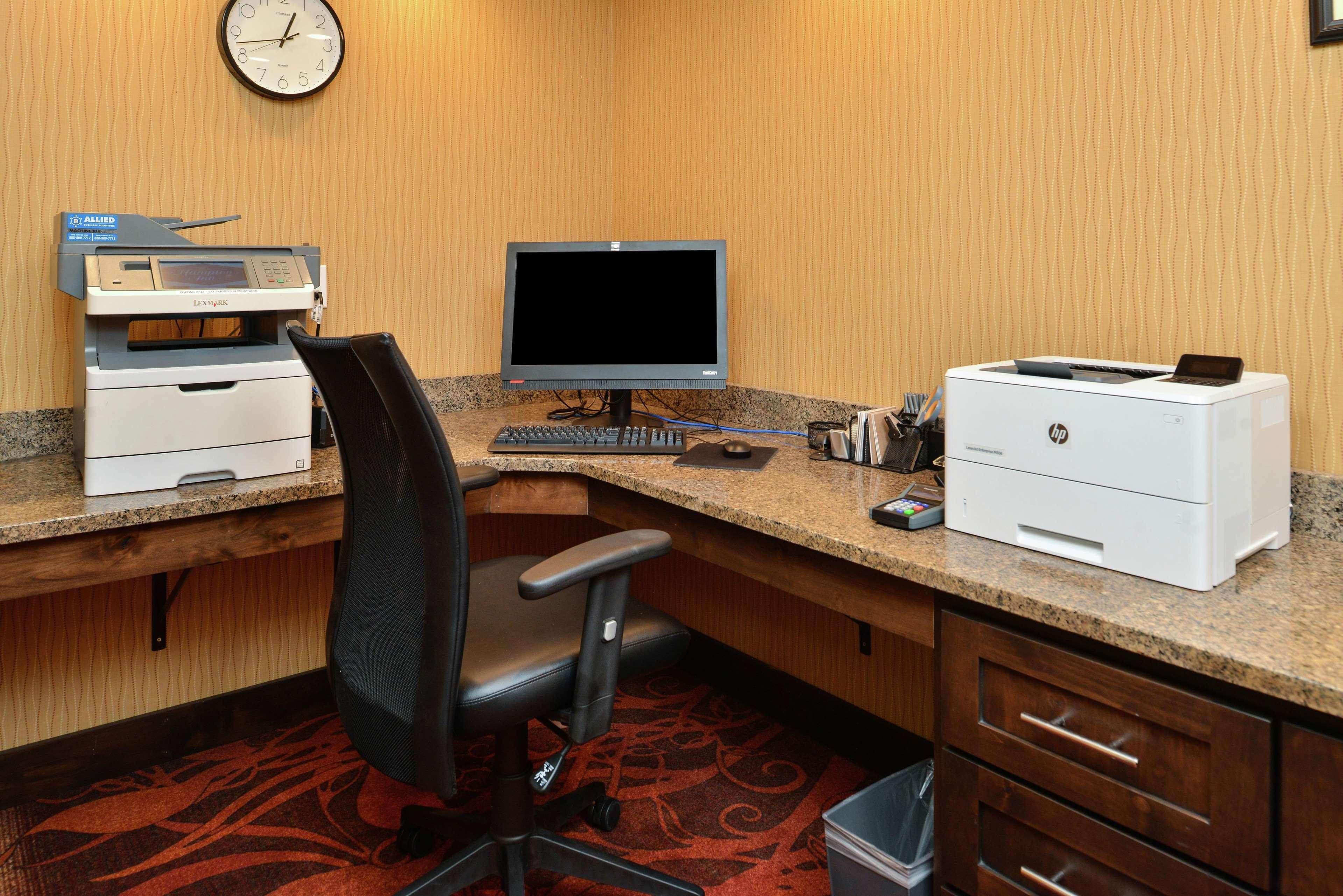 Hampton Inn Idaho Falls / Airport Экстерьер фото