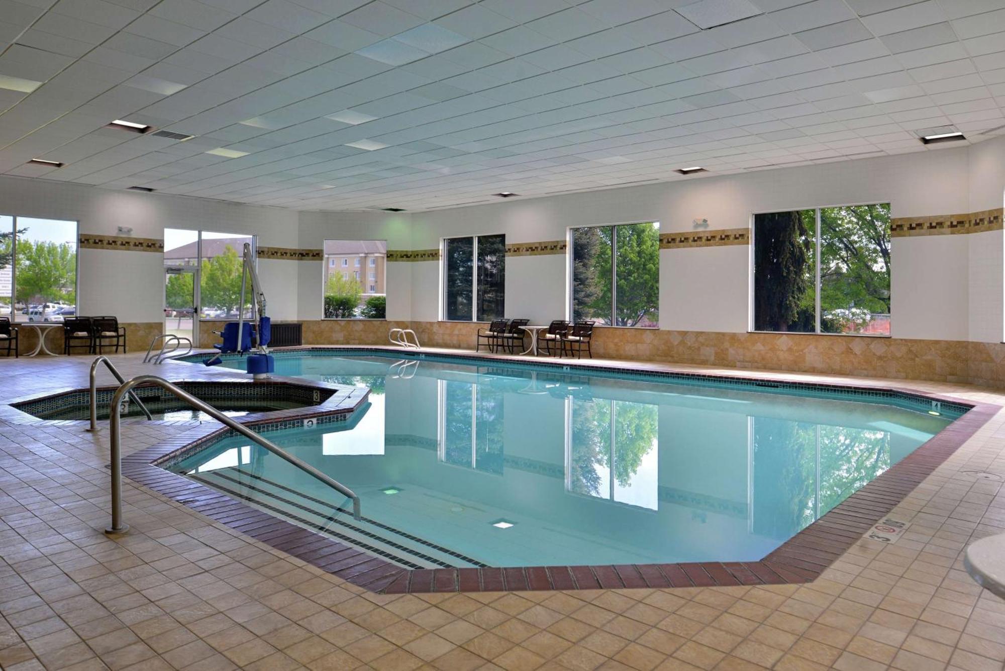 Hampton Inn Idaho Falls / Airport Экстерьер фото
