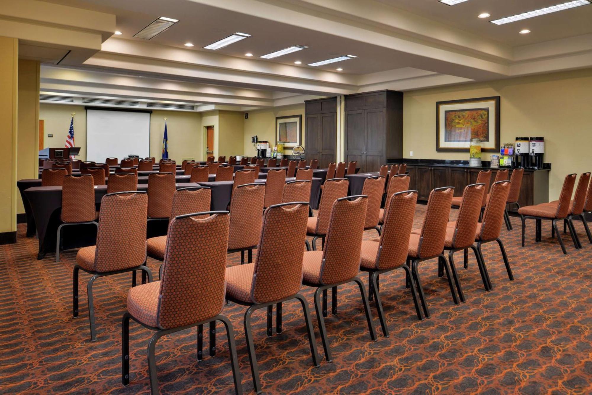 Hampton Inn Idaho Falls / Airport Экстерьер фото