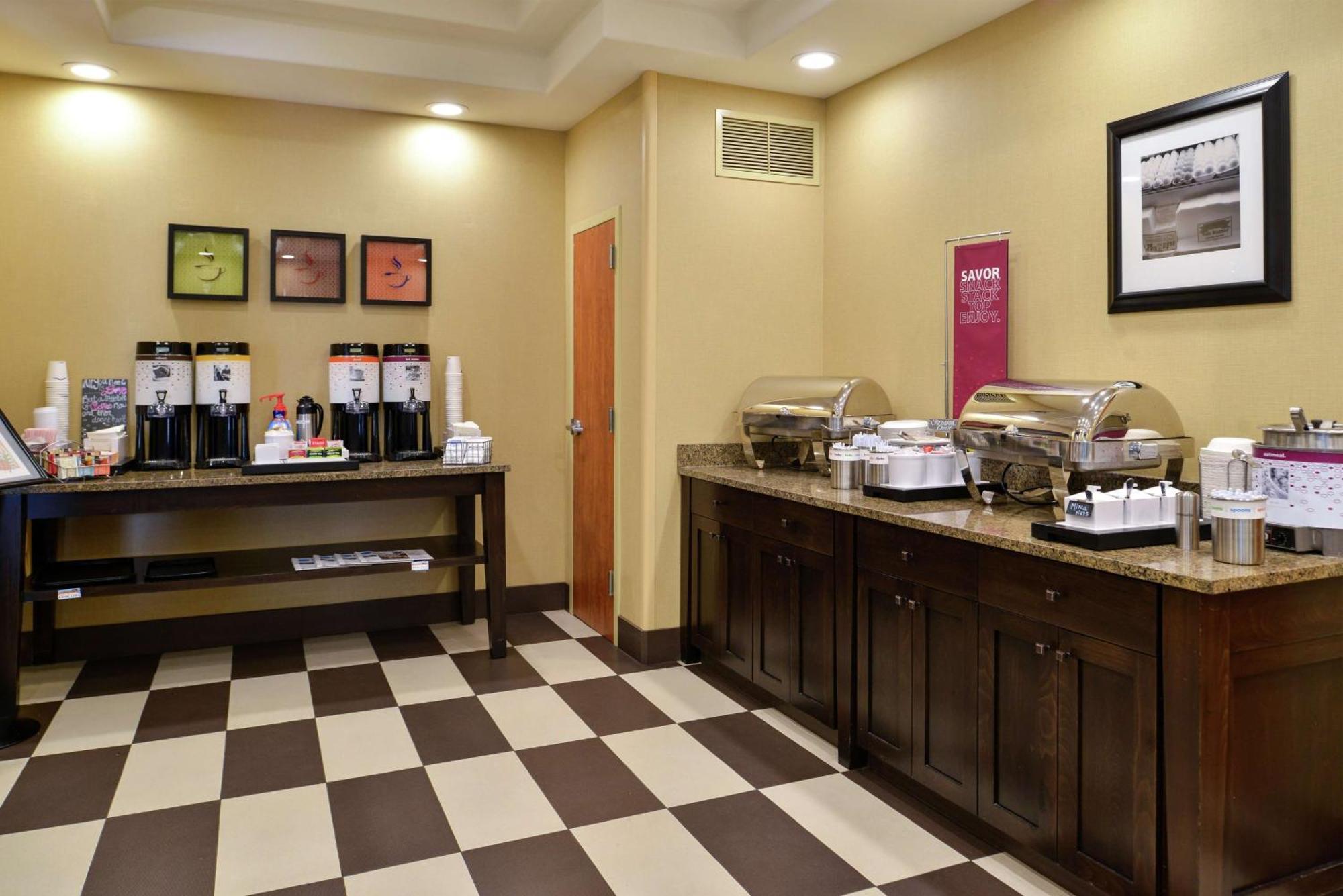 Hampton Inn Idaho Falls / Airport Экстерьер фото