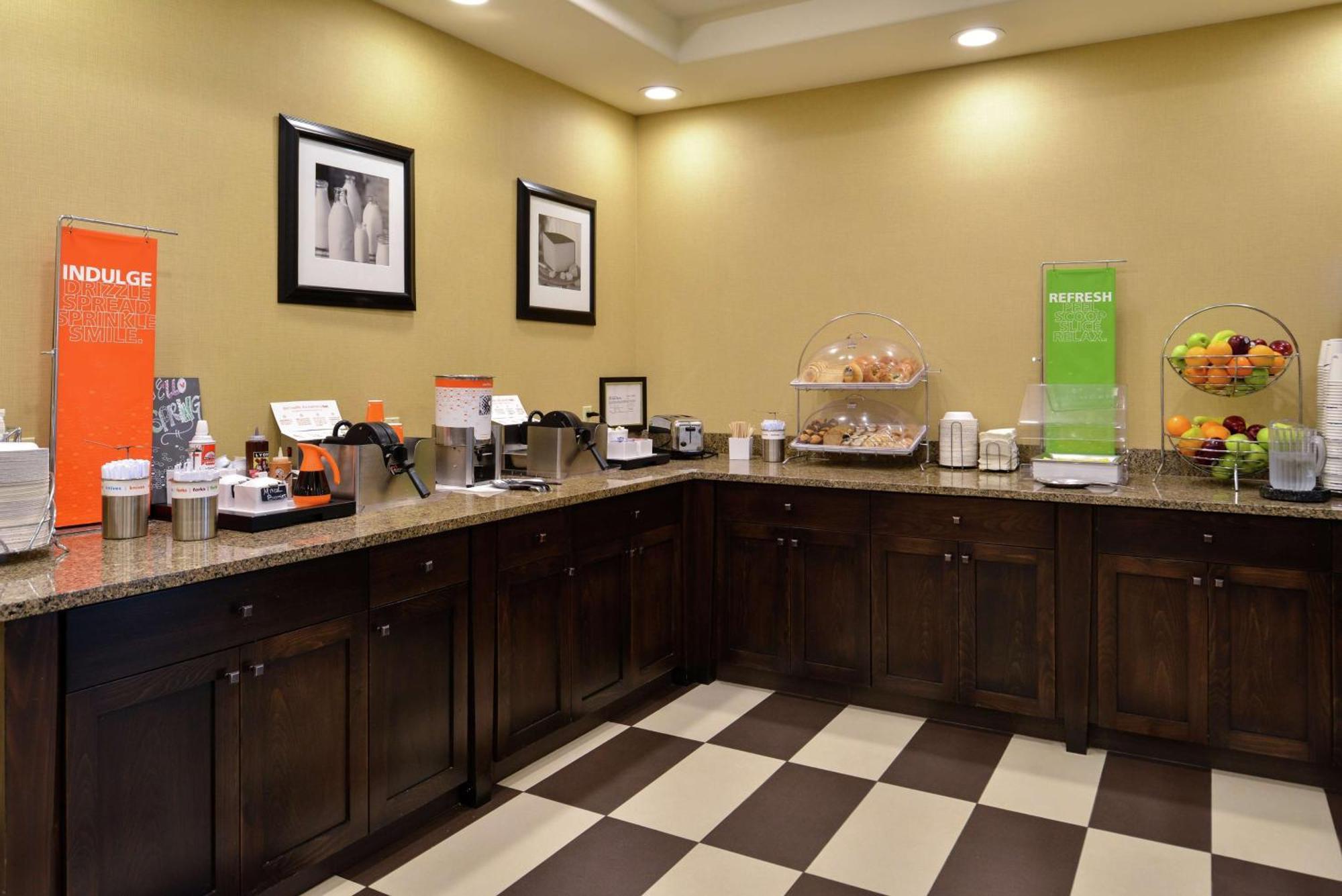 Hampton Inn Idaho Falls / Airport Экстерьер фото